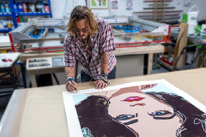 Johnny Depp A Expos Sa Premi re Collection De Peintures Et Elles Se Johnny Depp A Expos Sa Premi re Collection De Peintures Et Elles Se